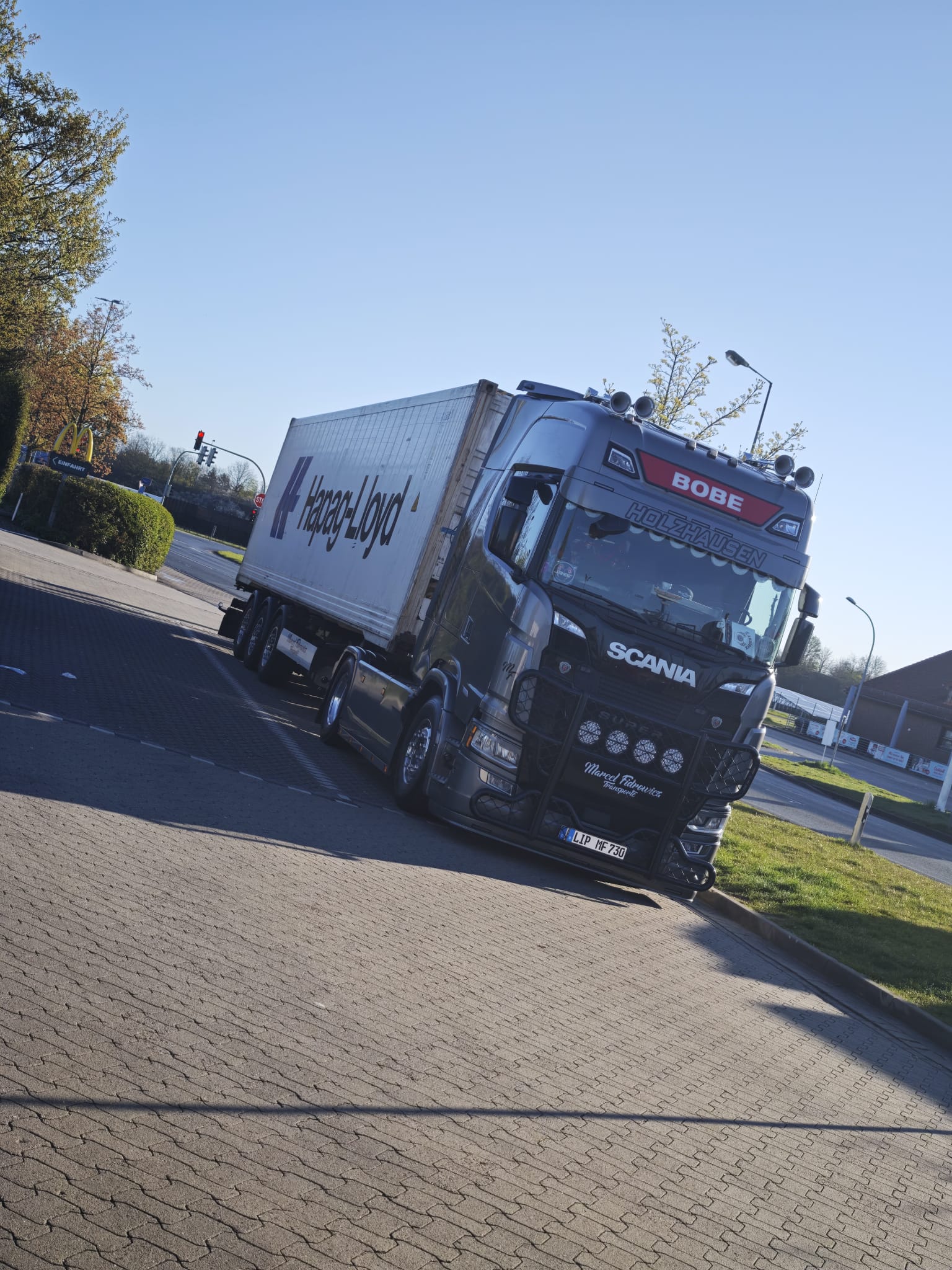 Marcel Fidrowicz Transporte – Lkw auf der Straße
